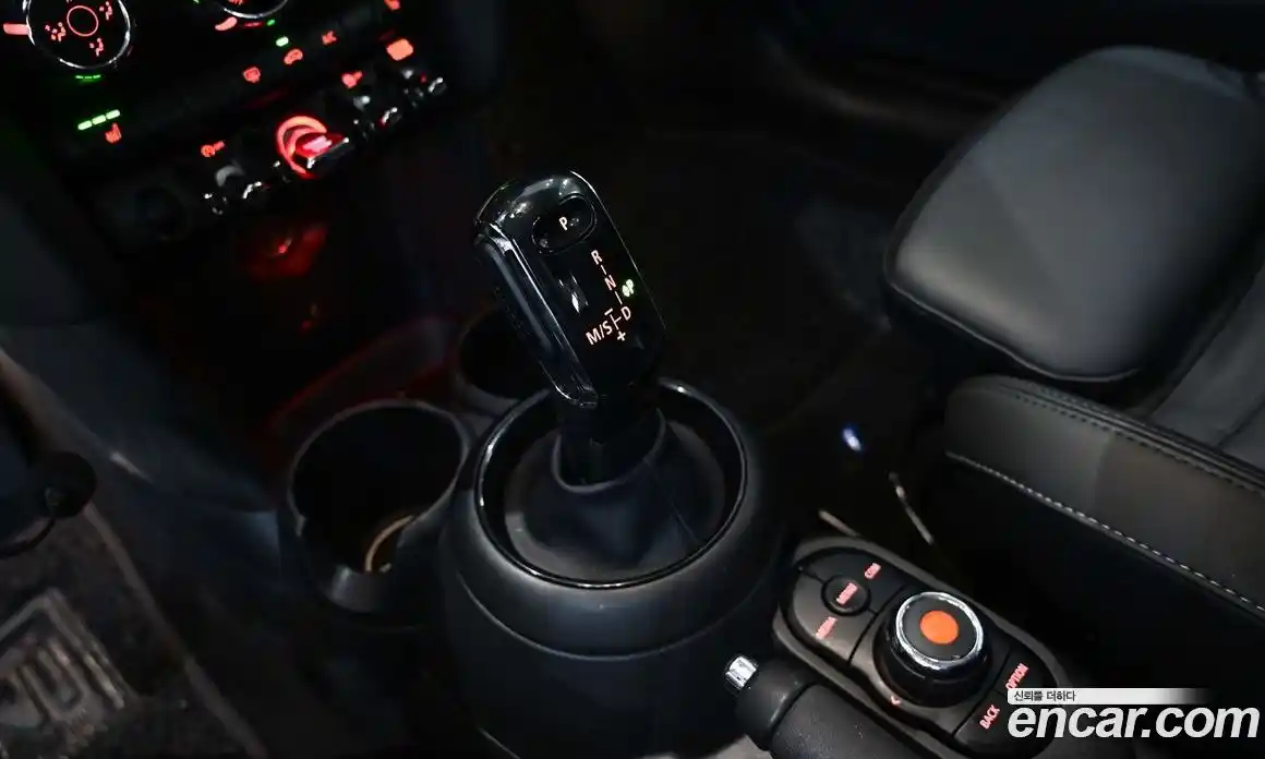 Mini Cooper 2020 1.5 Автомат в Москве № 499391, фото 11