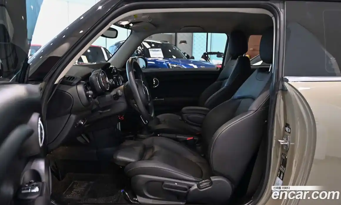 Mini Cooper 2020 1.5 Автомат в Москве № 499391, фото 12