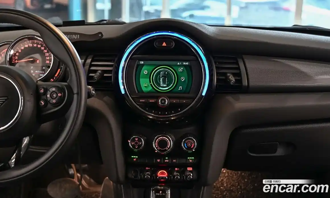 Mini Cooper 2020 1.5 Автомат в Москве № 499391, фото 18