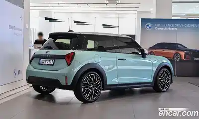 Mini Cooper 2025 2.0 Автомат в Москве № 546720, миниатюра 2