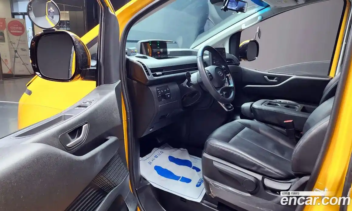 Hyundai Staria 2023 2.2 Автомат в Москве № 582292, фото 11