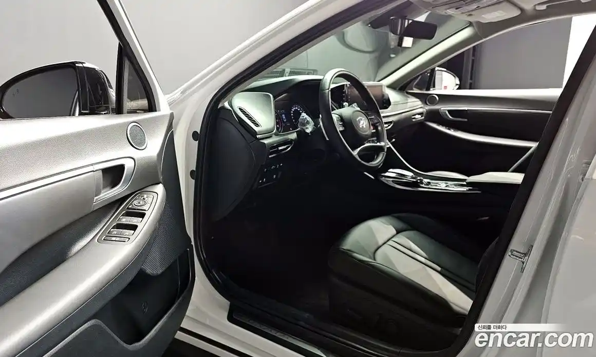 Hyundai Sonata 2021 2.0 Автомат в Москве № 582887, фото 12