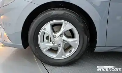 Hyundai Avante 2023 1.6 Автомат в Москве № 583164, миниатюра 5