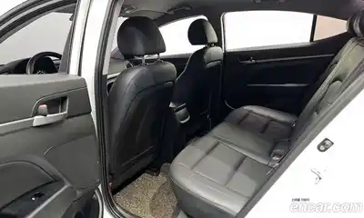 Hyundai Avante 2017 1.6 Автомат в Москве № 583236, миниатюра 12