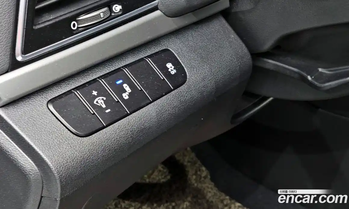 Hyundai Avante 2017 1.6 Автомат в Москве № 583236, фото 15