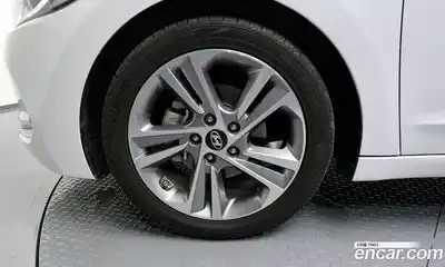 Hyundai Avante 2017 1.6 Автомат в Москве № 583236, миниатюра 5