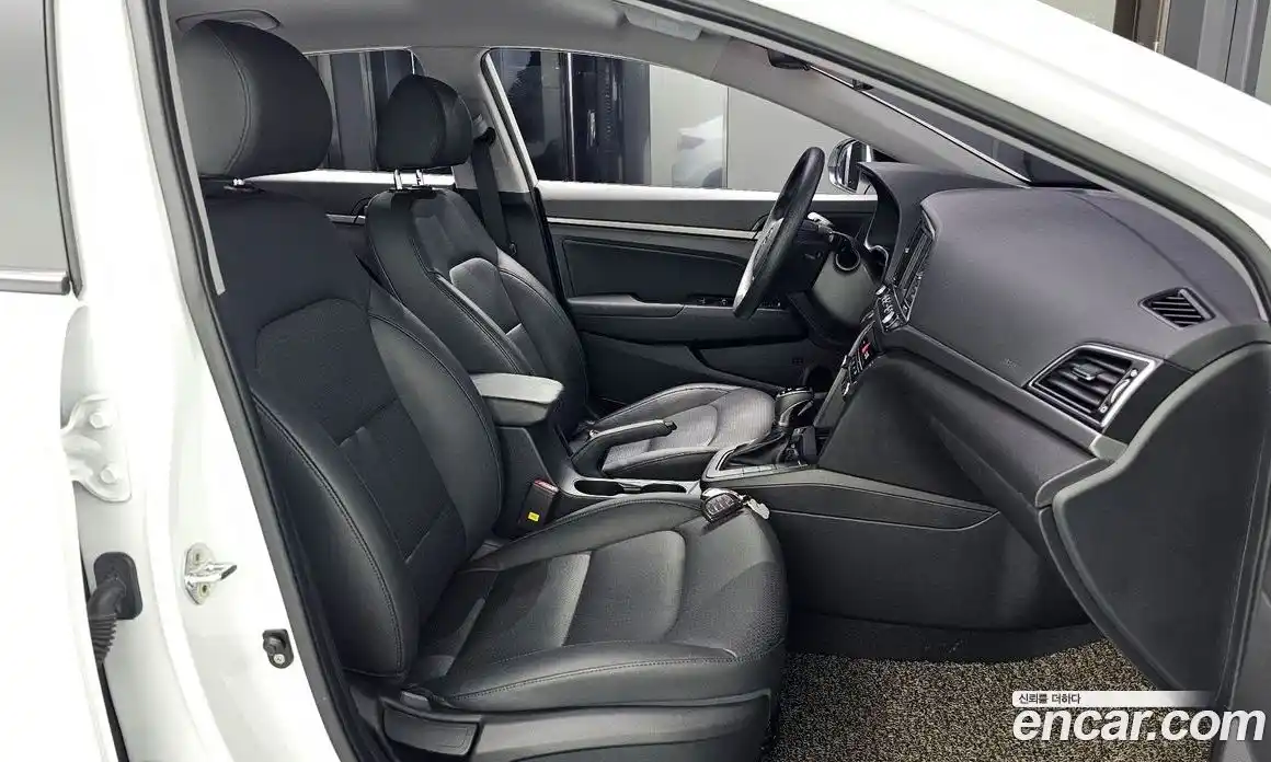 Hyundai Avante 2017 1.6 Автомат в Москве № 583236, фото 10