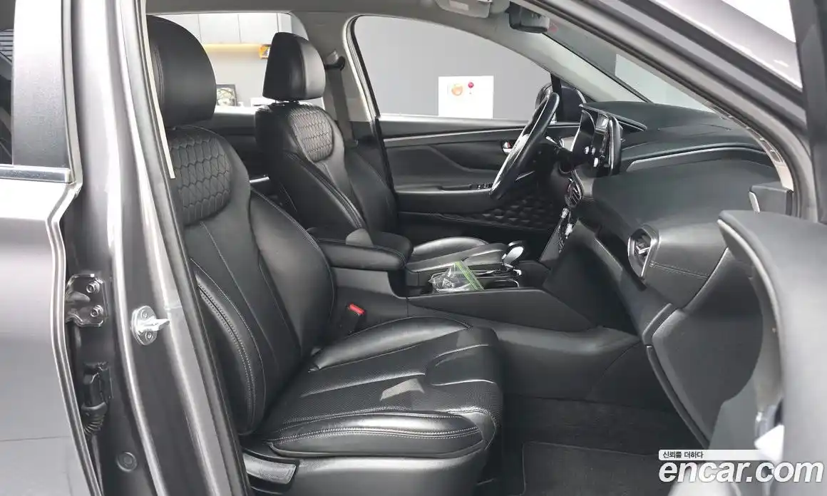 Hyundai Santa Fe 2020 2.0 Автомат в Москве № 583390, фото 11