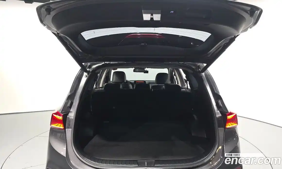 Hyundai Santa Fe 2020 2.0 Автомат в Москве № 583390, фото 20