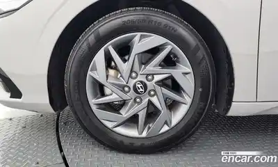 Hyundai Avante 2024 1.6 Автомат в Москве № 583495, миниатюра 5