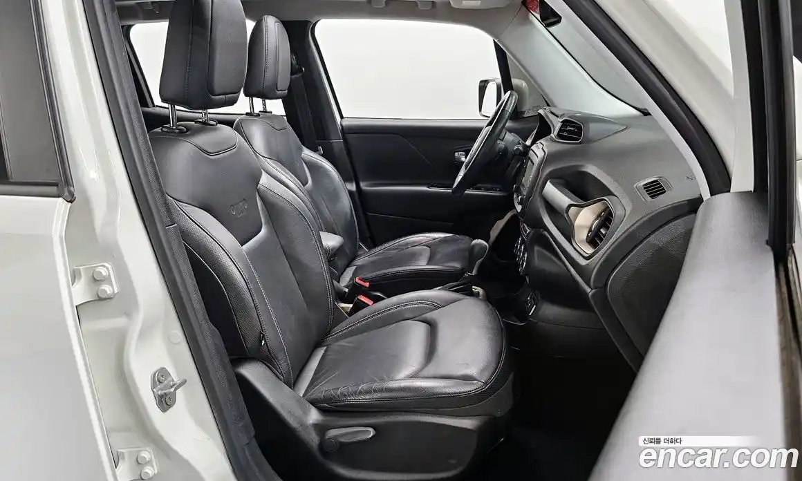 Jeep Renegade 2017 2.4 Автомат в Москве № 584233, фото 10