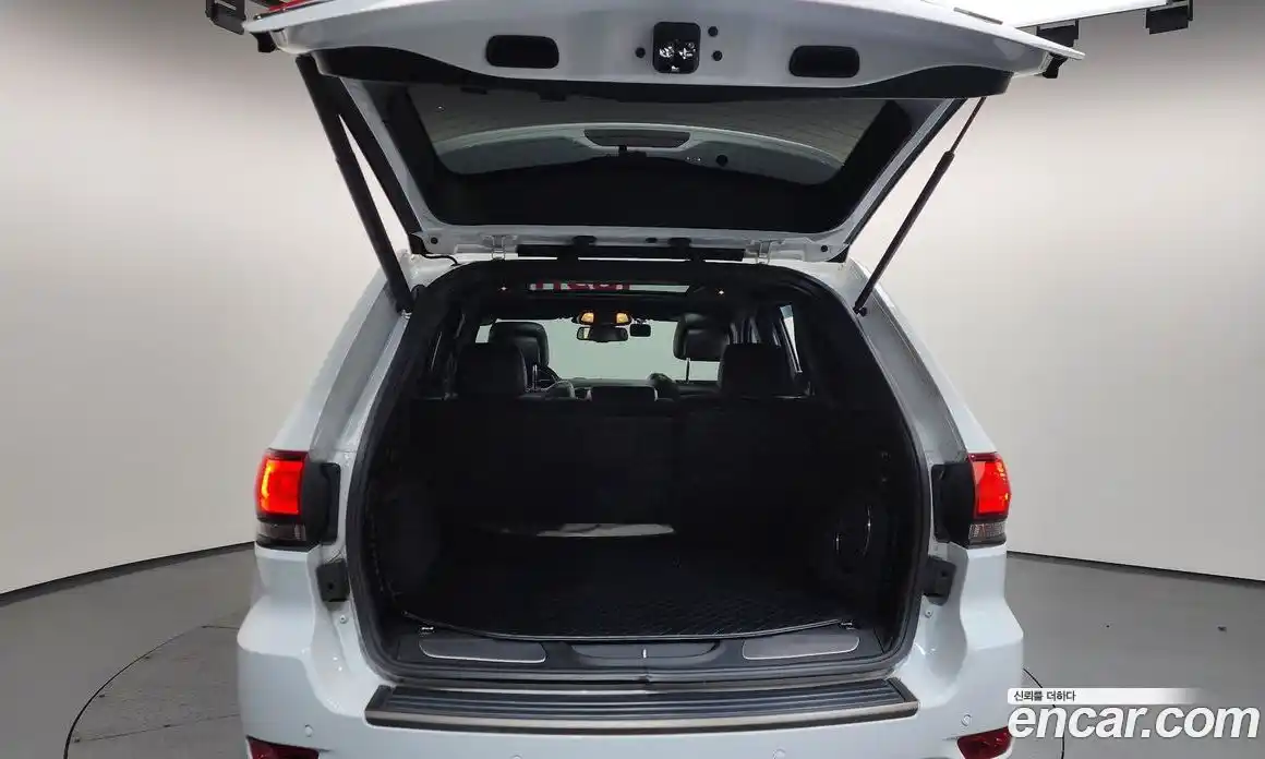 Jeep Cherokee 2016 3.0 Автомат в Москве № 584418, фото 20