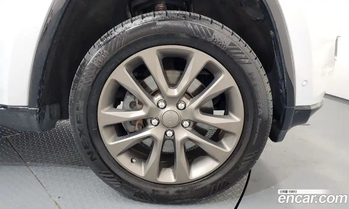 Jeep Cherokee 2016 3.0 Автомат в Москве № 584418, фото 5