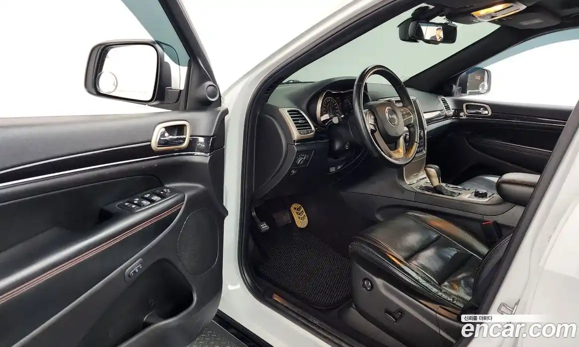 Jeep Cherokee 2016 3.0 Автомат в Москве № 584418, фото 10