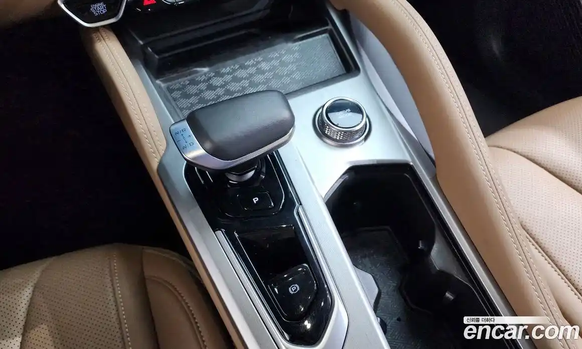 Renault Grand Koleos 2025 1.5 Автомат в Москве № 584460, фото 9