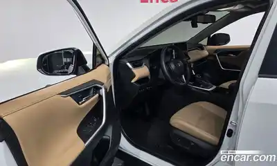 Toyota RAV4 2024 2.5 Автомат в Москве № 584590, миниатюра 10