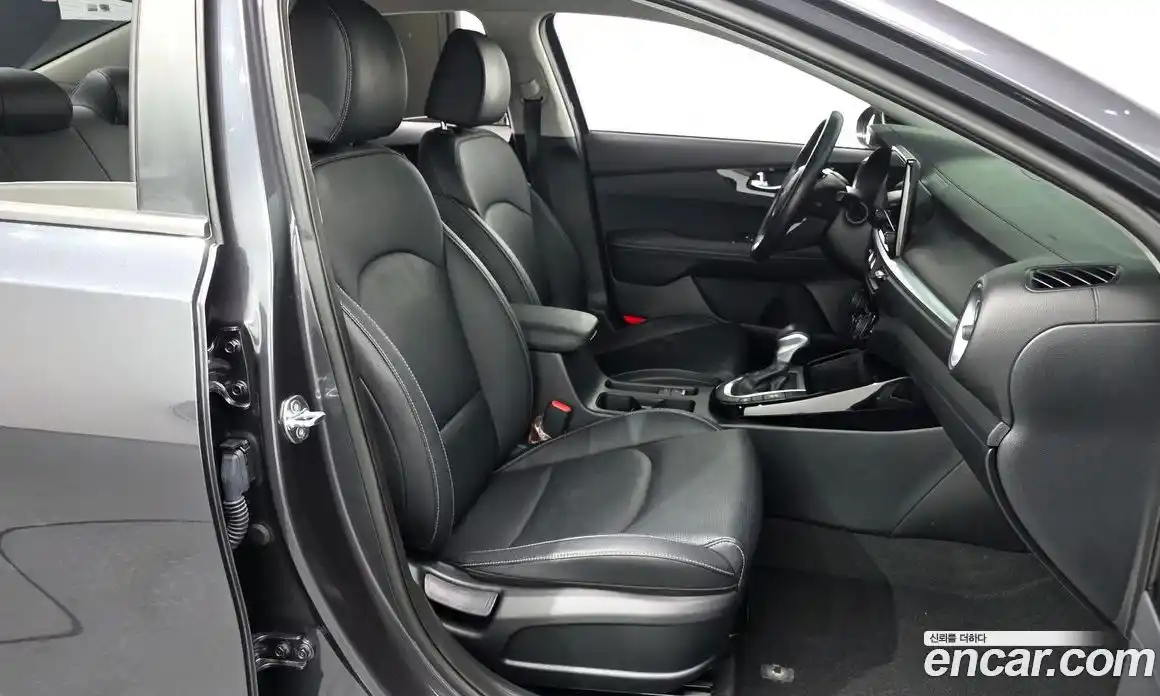 Kia K3 2024 1.6 Автомат в Москве № 586754, фото 10