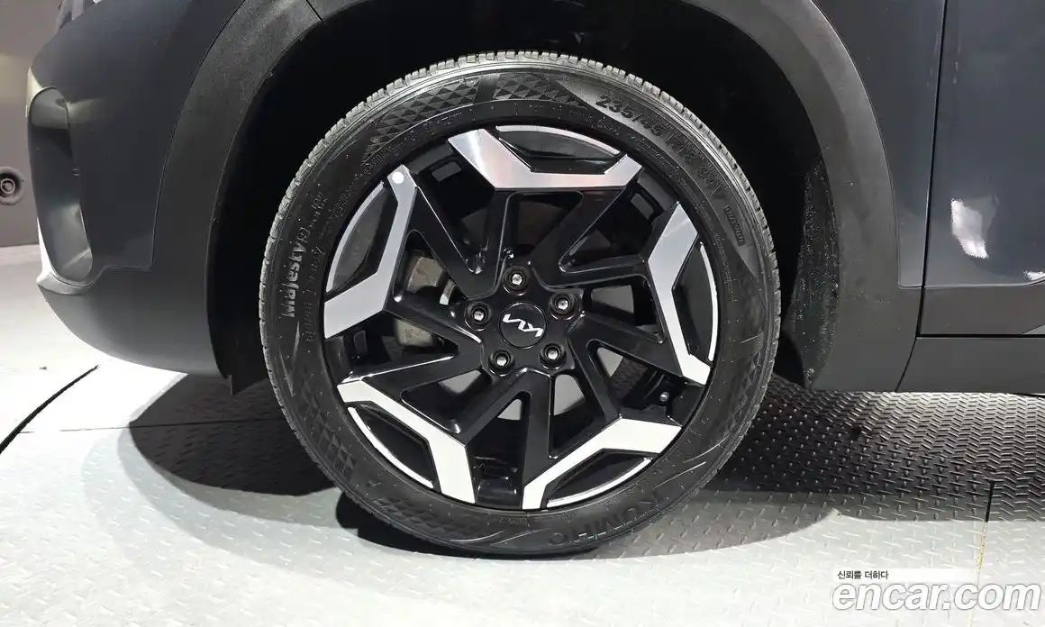 Kia Seltos 2023 1.6 Автомат в Москве № 586970, фото 5