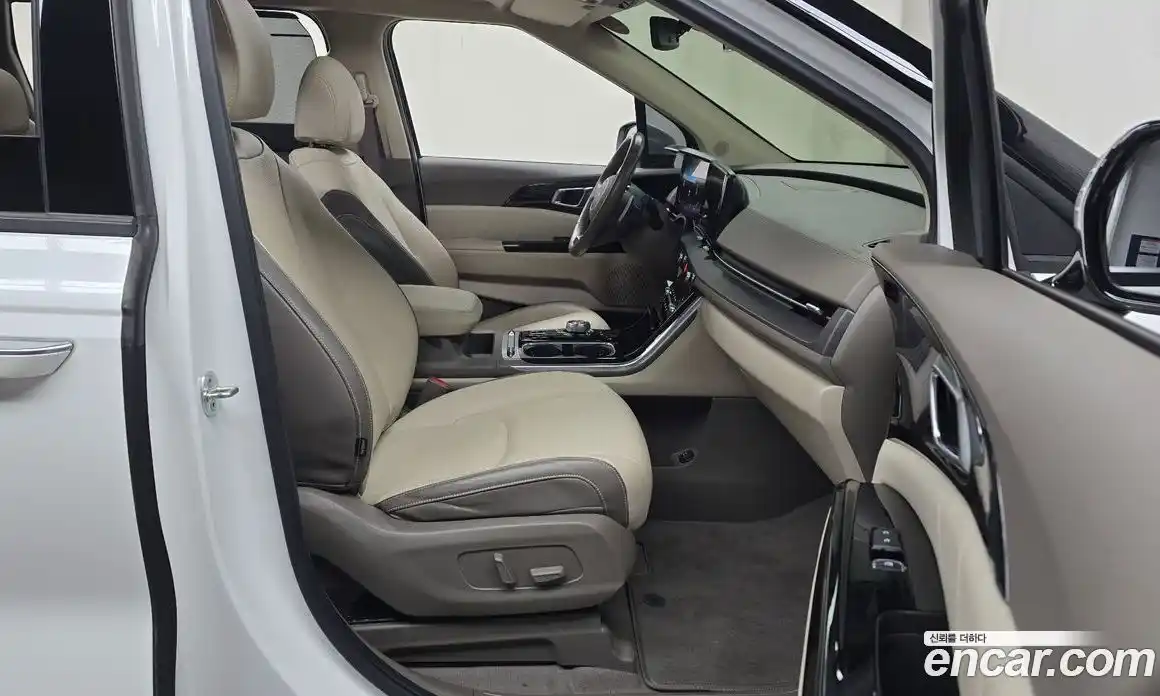 Kia Canival 2023 3.5 Автомат в Москве № 587636, фото 11