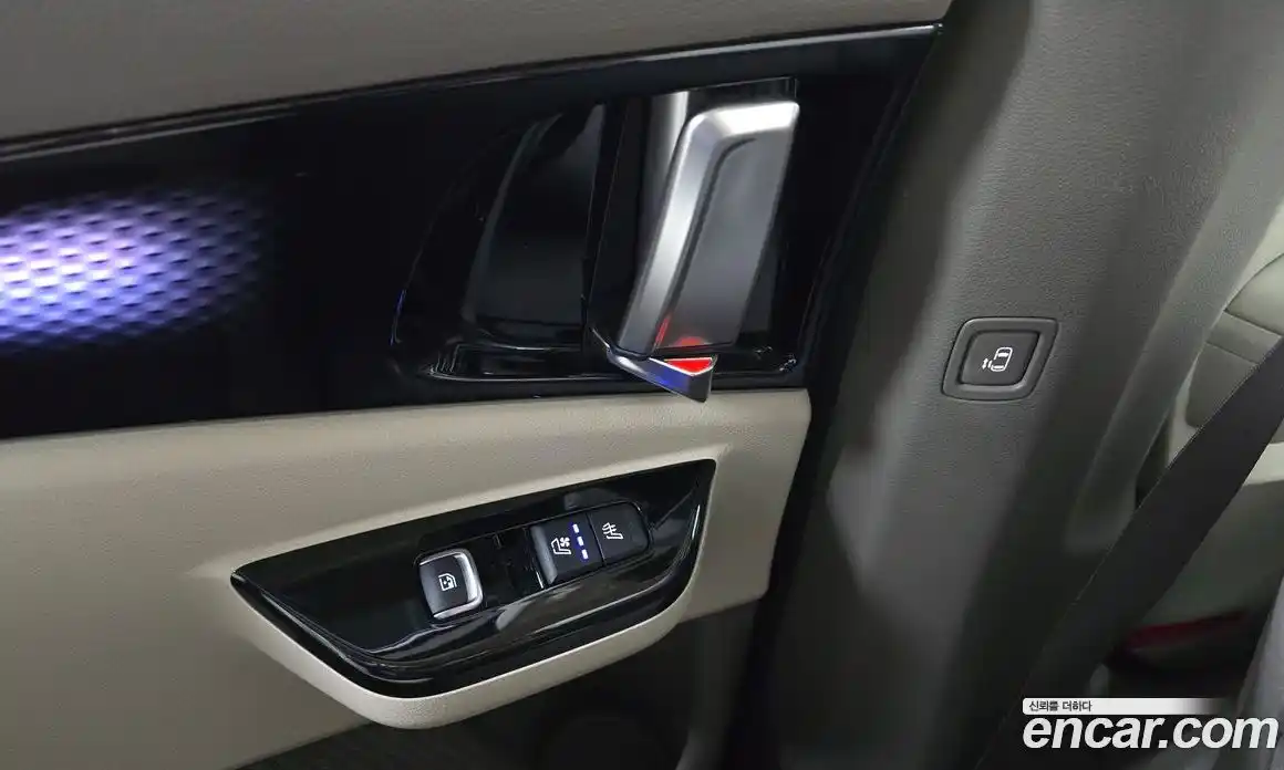 Kia Canival 2023 3.5 Автомат в Москве № 587636, фото 19