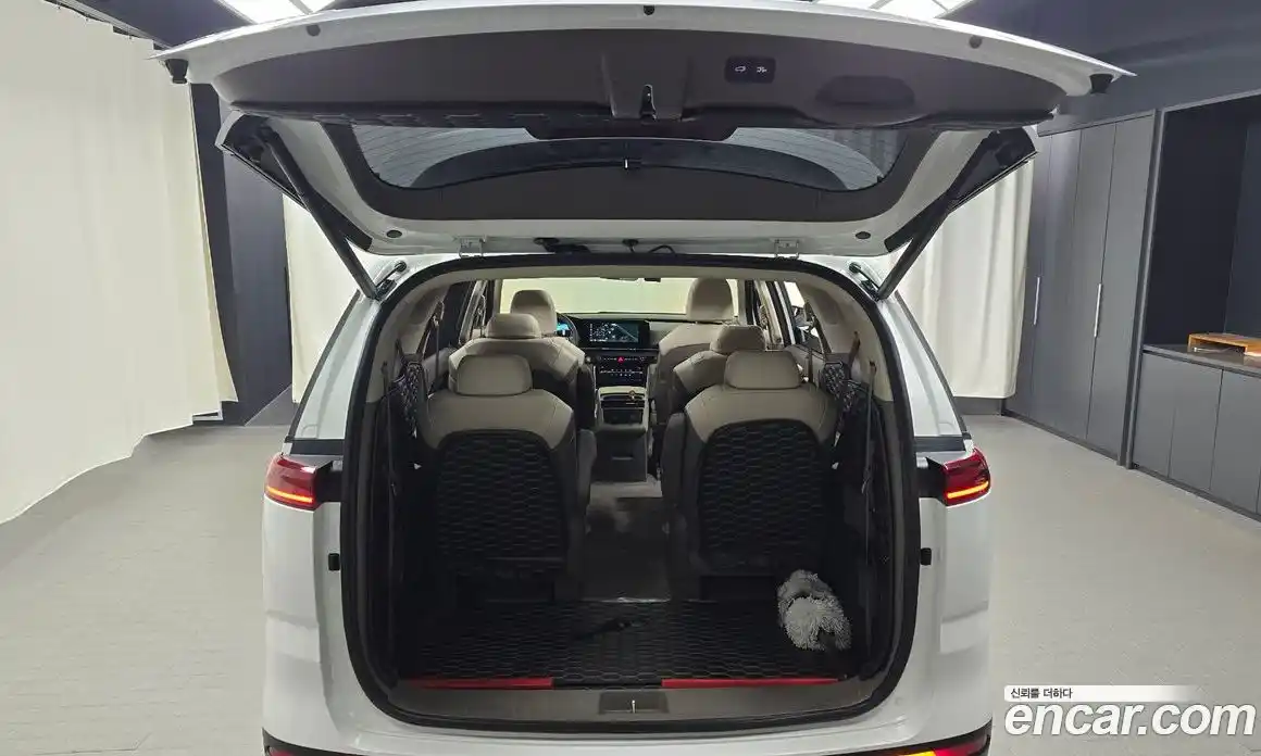 Kia Canival 2023 3.5 Автомат в Москве № 587636, фото 20