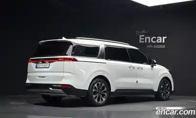 Kia Canival 2023 3.5 Автомат в Москве № 587636, миниатюра 2