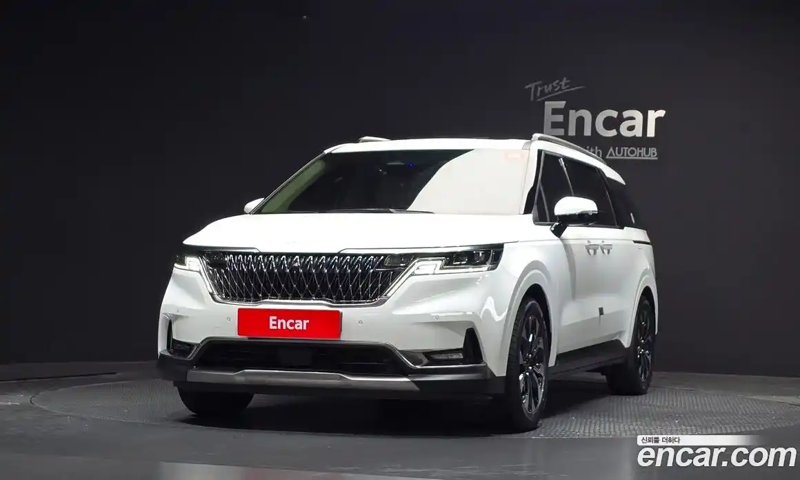 Kia Canival 2023 3.5 Автомат в Москве № 587636, фото 3