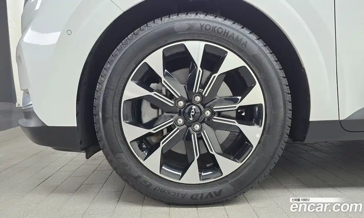 Kia Canival 2023 3.5 Автомат в Москве № 587636, фото 5