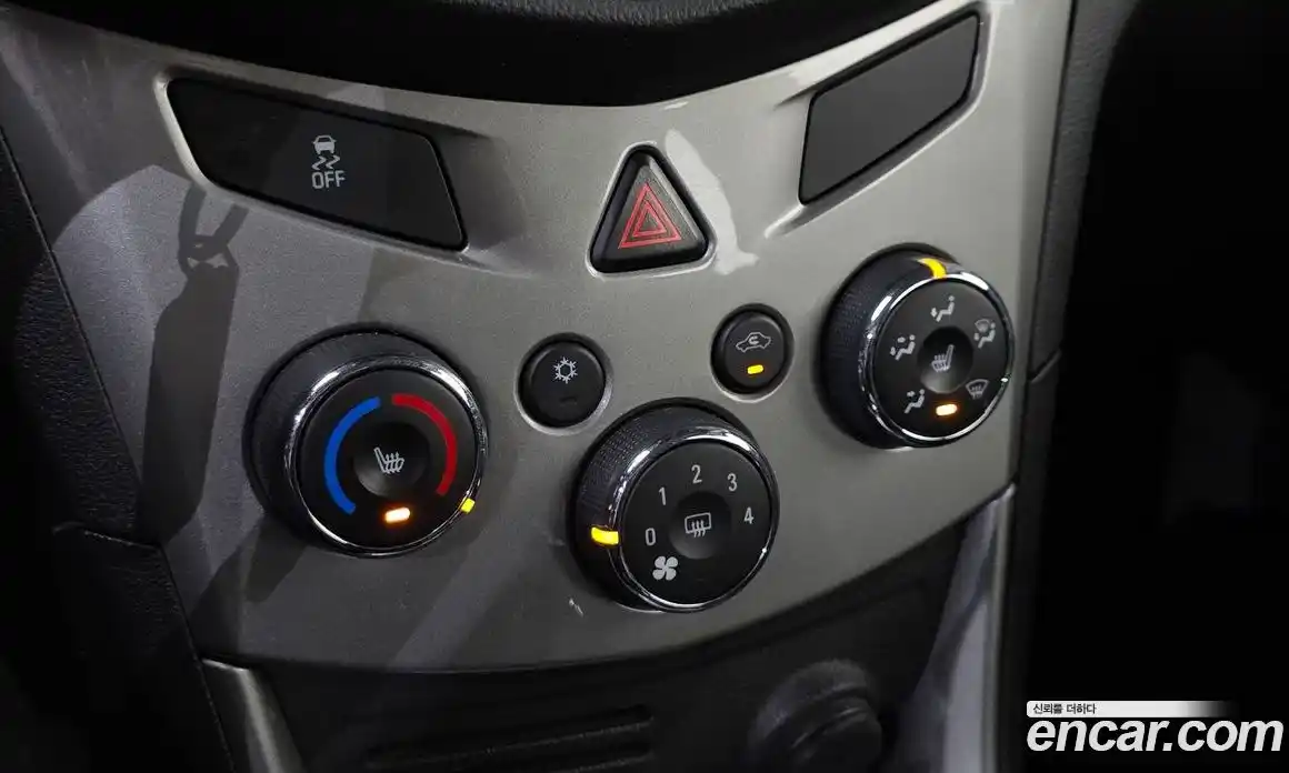 Chevrolet Trax 2016 1.6 Автомат в Москве № 587764, фото 13