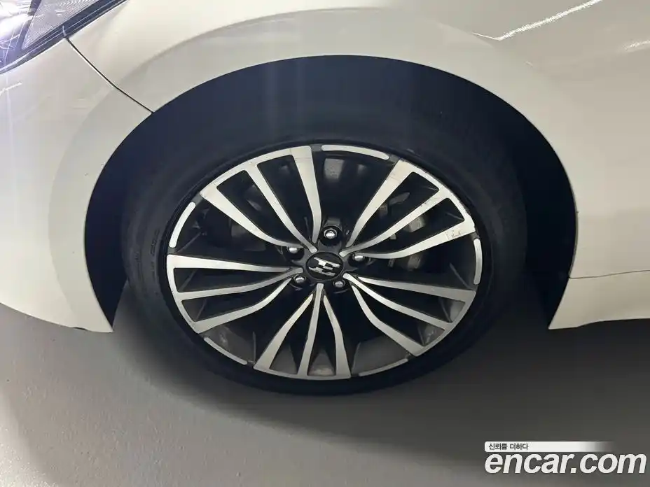 Kia Stinger 2020 2.0 Автомат в Москве № 587871, фото 17