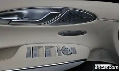 Genesis GV70 2025 2.5 Автомат в Москве № 588165, миниатюра 12