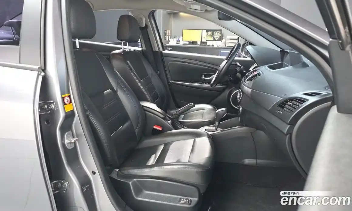 Renault SM3 2017 1.6 Автомат в Москве № 590101, фото 11