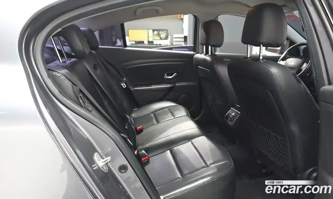 Renault SM3 2017 1.6 Автомат в Москве № 590101, фото 12