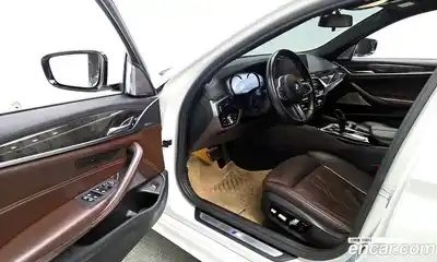 BMW 5-Series 2018 3.0 Автомат в Москве № 591663, миниатюра 10