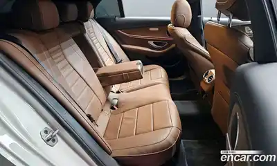 Mercedes-Benz E-Class 2022 2.0 Автомат в Москве № 591949, миниатюра 12