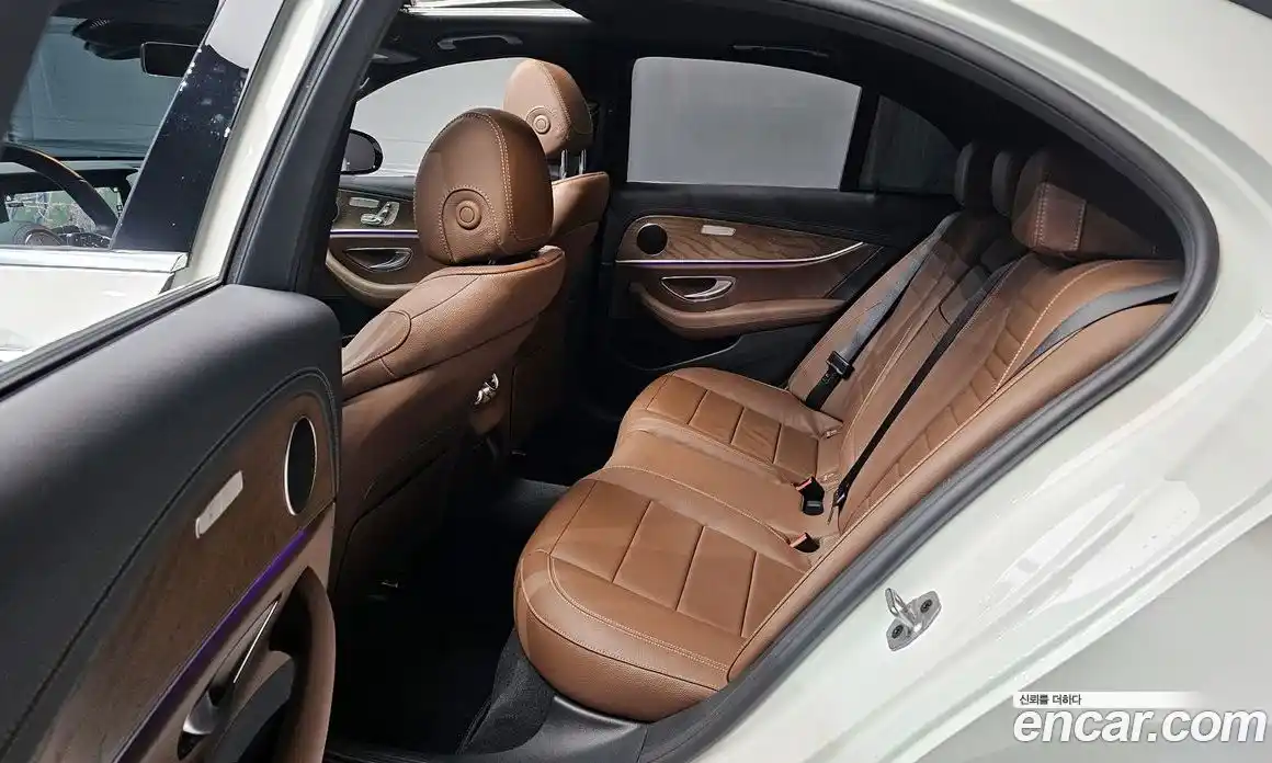 Mercedes-Benz E-Class 2022 2.0 Автомат в Москве № 591949, фото 13