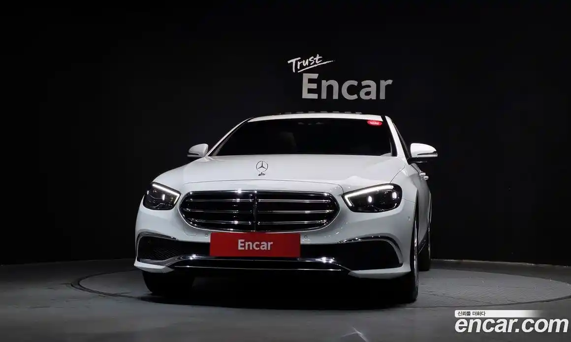 Mercedes-Benz E-Class 2022 2.0 Автомат в Москве № 591949, фото 3