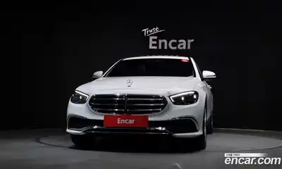 Mercedes-Benz E-Class 2022 2.0 Автомат в Москве № 591949, миниатюра 3
