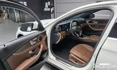 Mercedes-Benz E-Class 2022 2.0 Автомат в Москве № 591949, миниатюра 10