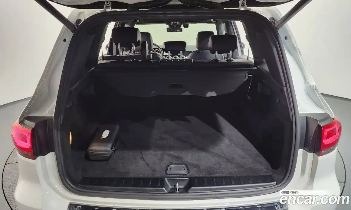 Mercedes-Benz GLB-Class 2021 2.0 Автомат в Москве № 592115, фото 20