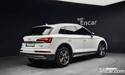 Audi Q5 2022 2.0 Автомат в Москве № 592845, миниатюра 2