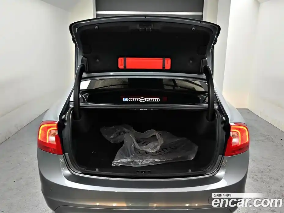 Volvo S60 2016 2.0 Автомат в Москве № 593645, фото 20