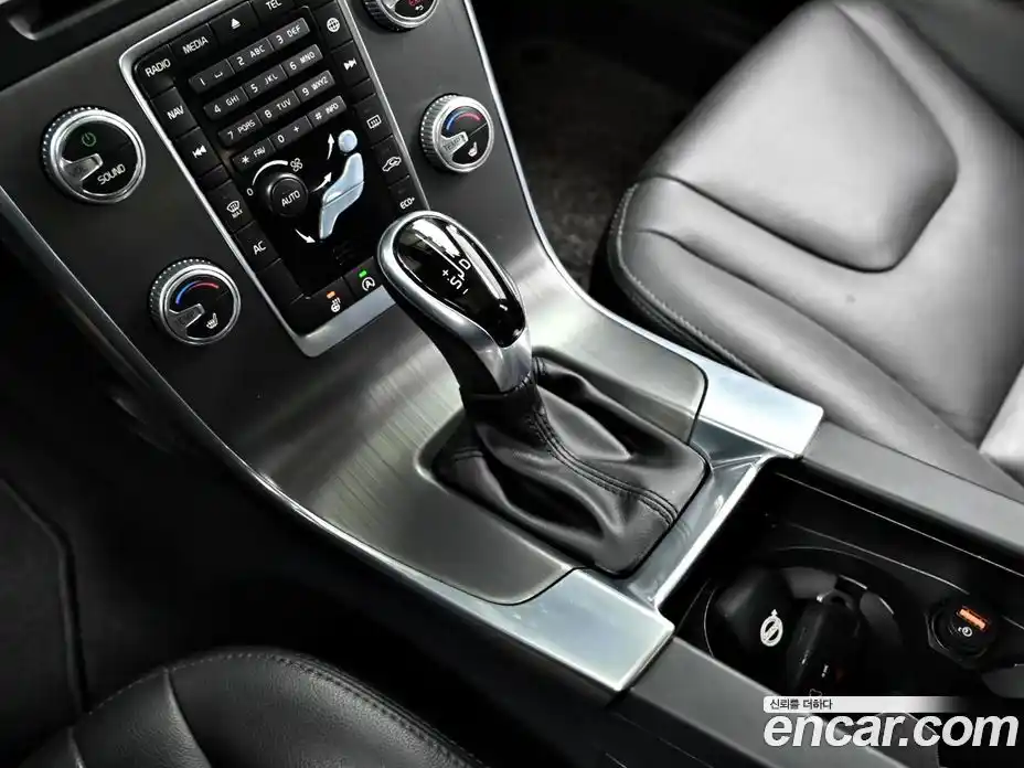 Volvo S60 2016 2.0 Автомат в Москве № 593645, фото 9