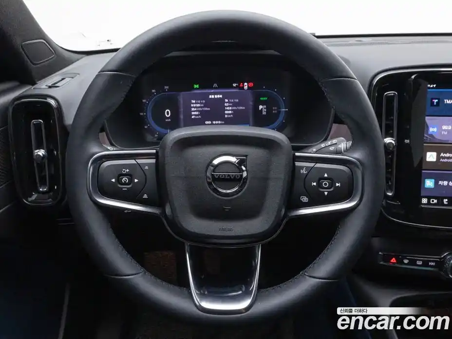 Volvo XC40 2024 Автомат в Москве № 593864, фото 14