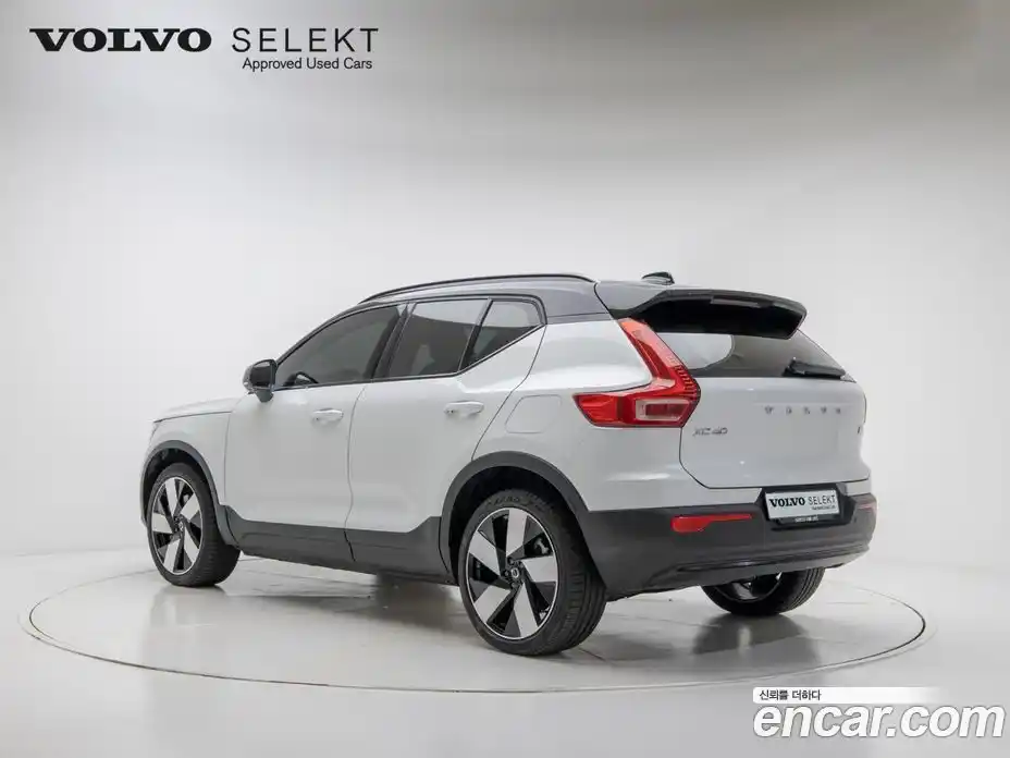 Volvo XC40 2024 Автомат в Москве № 593864, фото 4