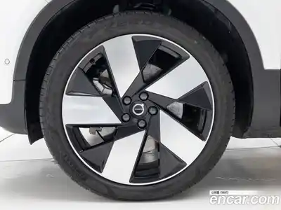 Volvo XC40 2024 Автомат в Москве № 593864, миниатюра 5