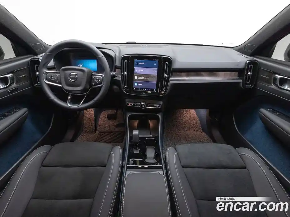 Volvo XC40 2024 Автомат в Москве № 593864, фото 7