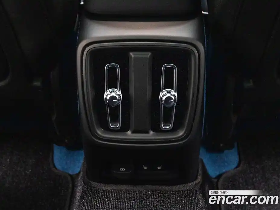 Volvo C40 2024 0.2 Автомат в Москве № 593868, фото 16