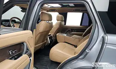 Land Rover Range-Rover 2023 3.0 Автомат в Москве № 594630, миниатюра 11