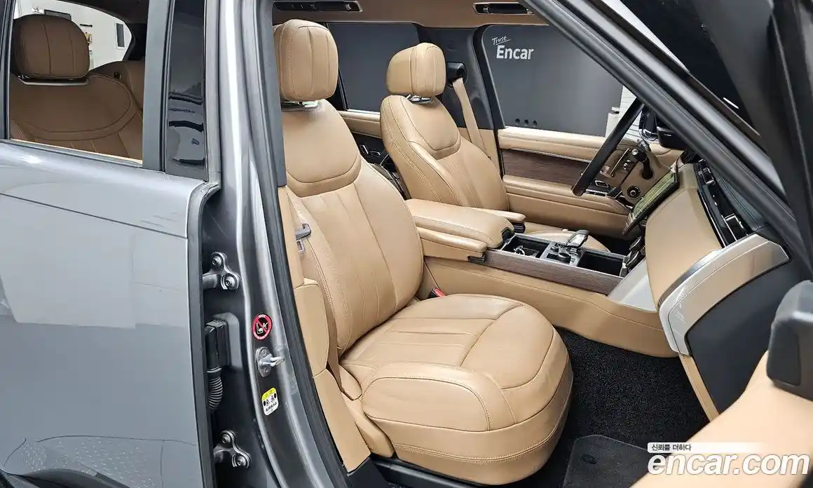 Land Rover Range-Rover 2023 3.0 Автомат в Москве № 594630, фото 12